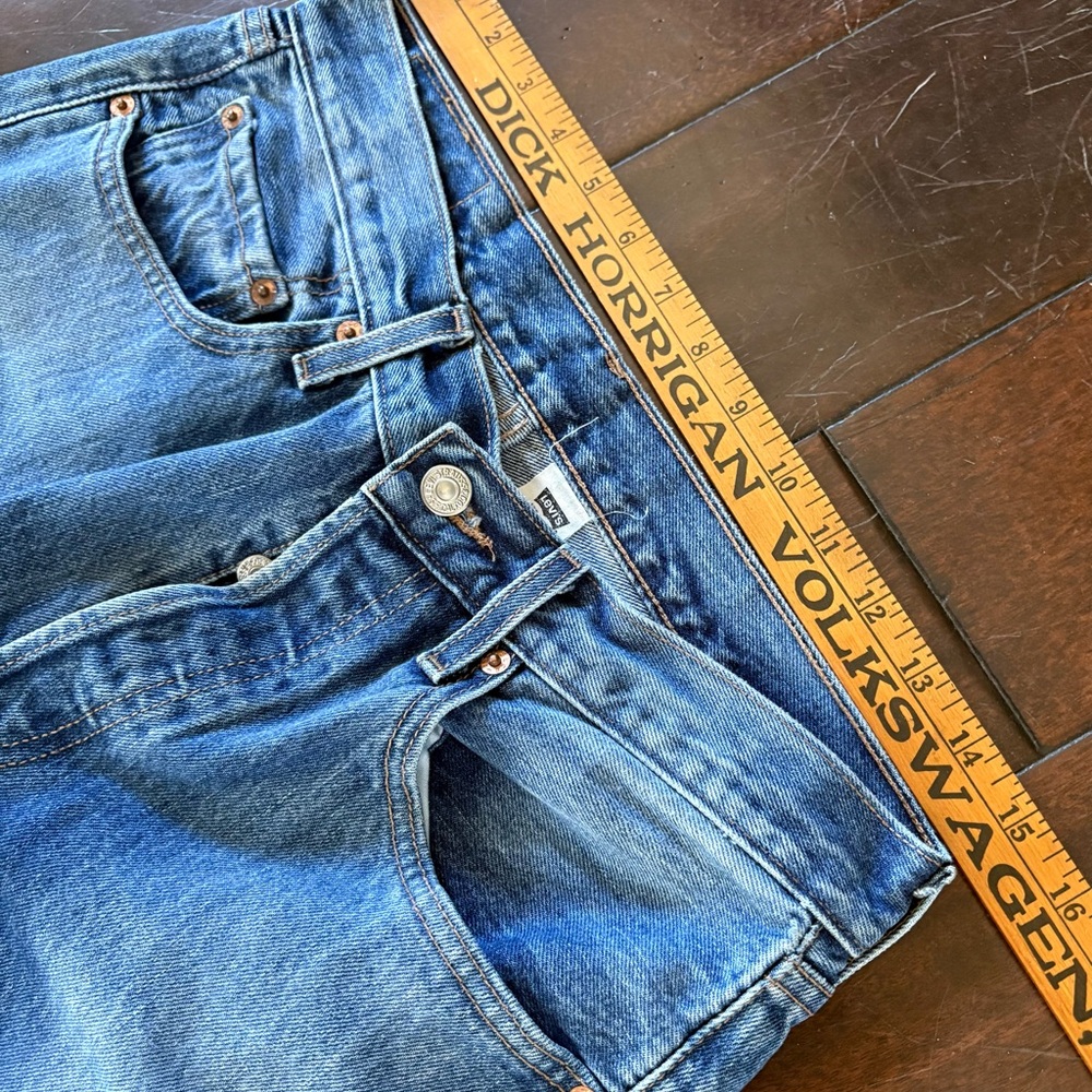Vintage Levi's 501 Med/Dark Wash Button-Fly Blue Jeans - Y2K - Picture 6 of 11